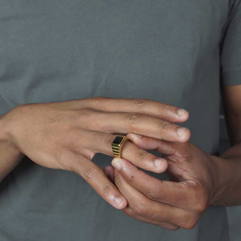 Mens Jewelry - Onyx Gold Pinky Ring | 9 Grams